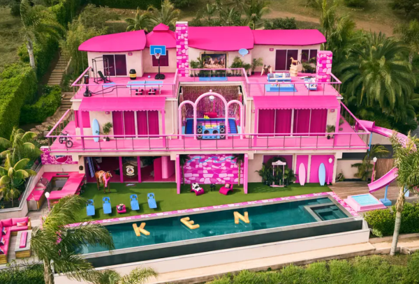 Hãy xem bên trong Ngôi nhà mơ ước Malibu của Barbie — nó lộng lẫy, màu hồng nóng bỏng và có sẵn trên Airbnb