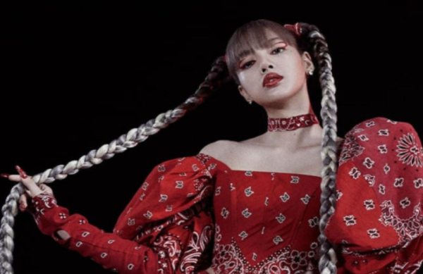 MONEY của Lisa trở thành bài hát solo K-pop đầu tiên đạt 800 triệu lượt stream trên Spotify