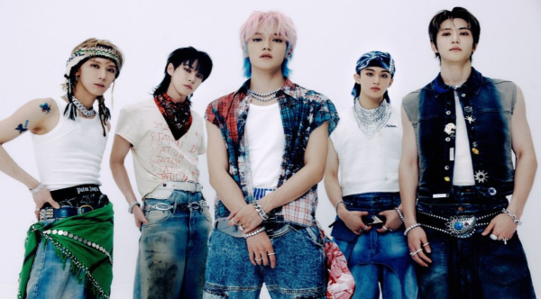 Baggy Jeans: Taeyong, Mark, Doyoung, Ten và Jaehyun của NCT U thể hiện concept tiên phong trong MV mới