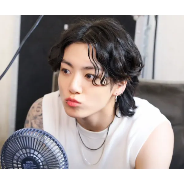 Jungkook của BTS khiến cư dân mạng choáng váng với vẻ ngoài nóng bỏng trong buổi chụp hình mới nhất của Calvin Klein